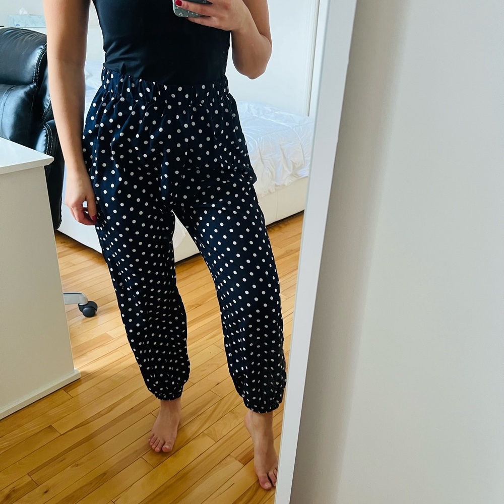 BLUE AND WHITE FLOWY PANTS SIZE 4 DOTS PATTERN